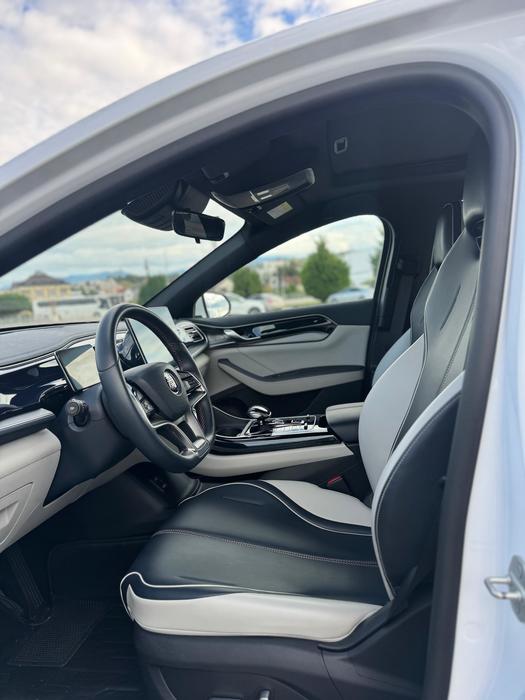 Car&GO - BYD Qvin Plus (гибрид)