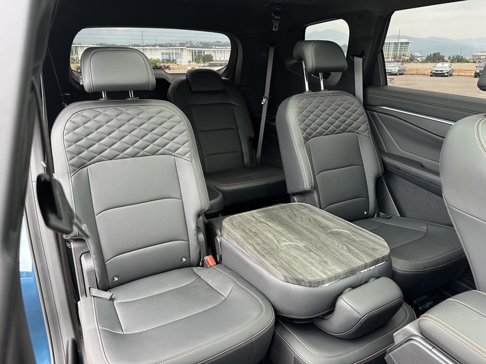 Car&GO - Geely Okavango 2024 Синий