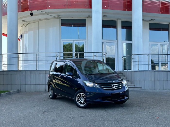 Car&GO - Honda Freed 2010, Синий