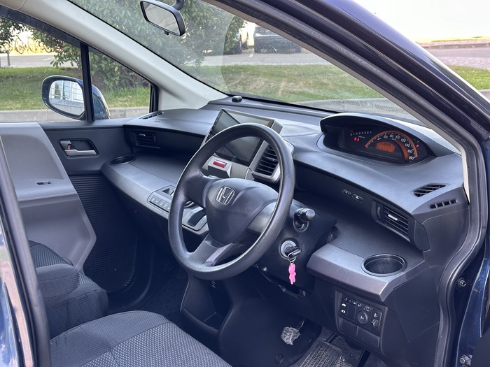 Car&GO - Honda Freed 2010, Синий