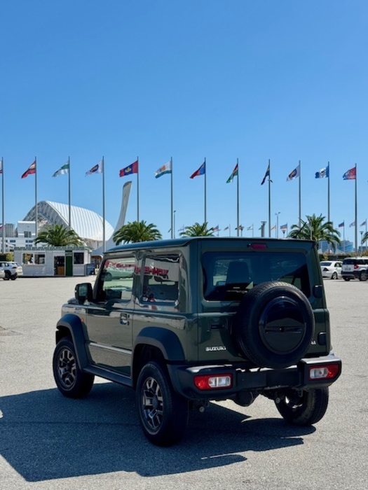Car&GO - Suzuki Jimny Sierra 2020 , Зеленый  (правый руль)