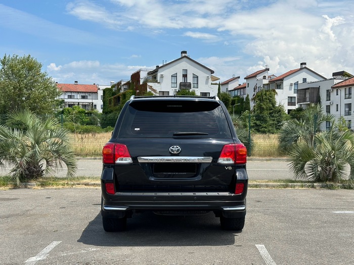 Car&GO - Toyota Land Cruiser 200 2015, Черный