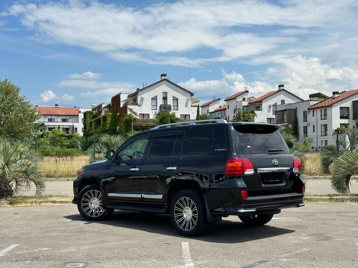 Car&GO - Toyota Land Cruiser 200 2015, Черный