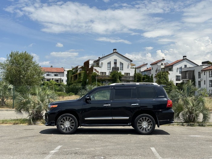 Car&GO - Toyota Land Cruiser 200 2015, Черный